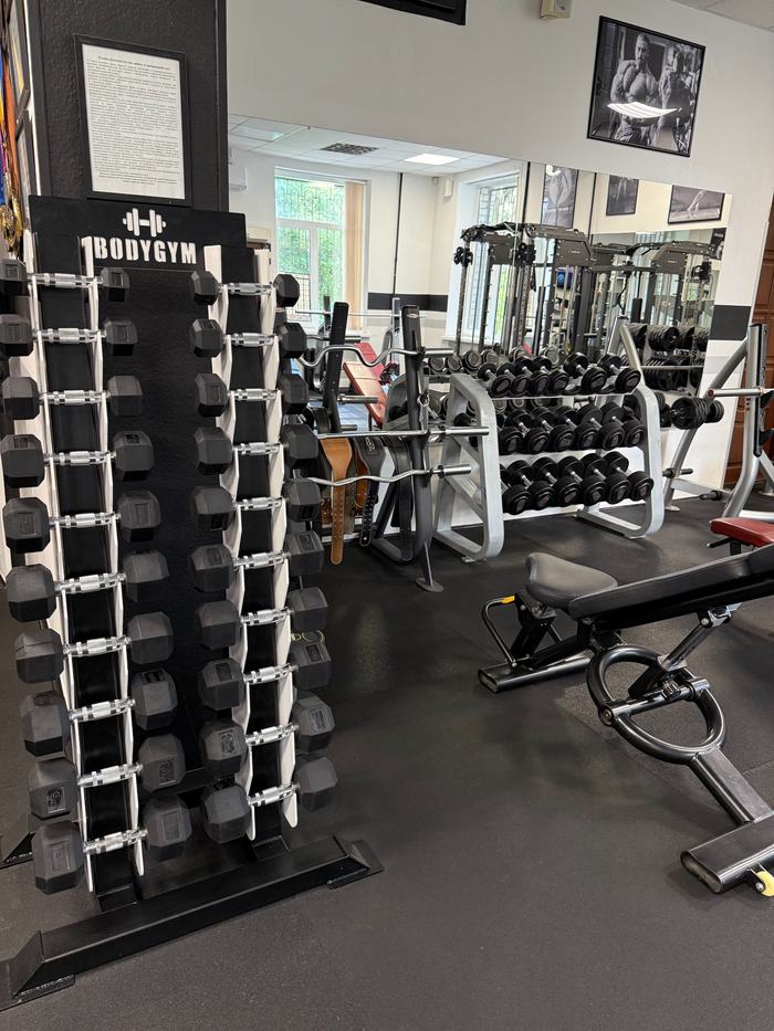 Стійка з гантелями BODYGYM
